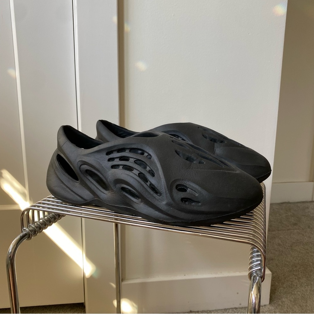 YEEZY Foam Runner Slides